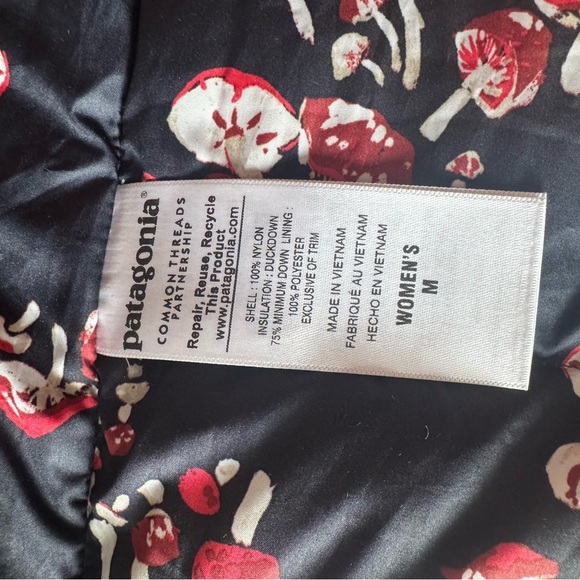 Patagonia Women’s Bivy Vest Down Filled Puffer in Drumfire Red w Mushroom Lining - Picture 7 of 12